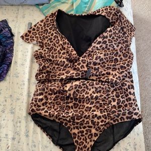 Size 2 gorgeous leopard print torrid bikini size 2